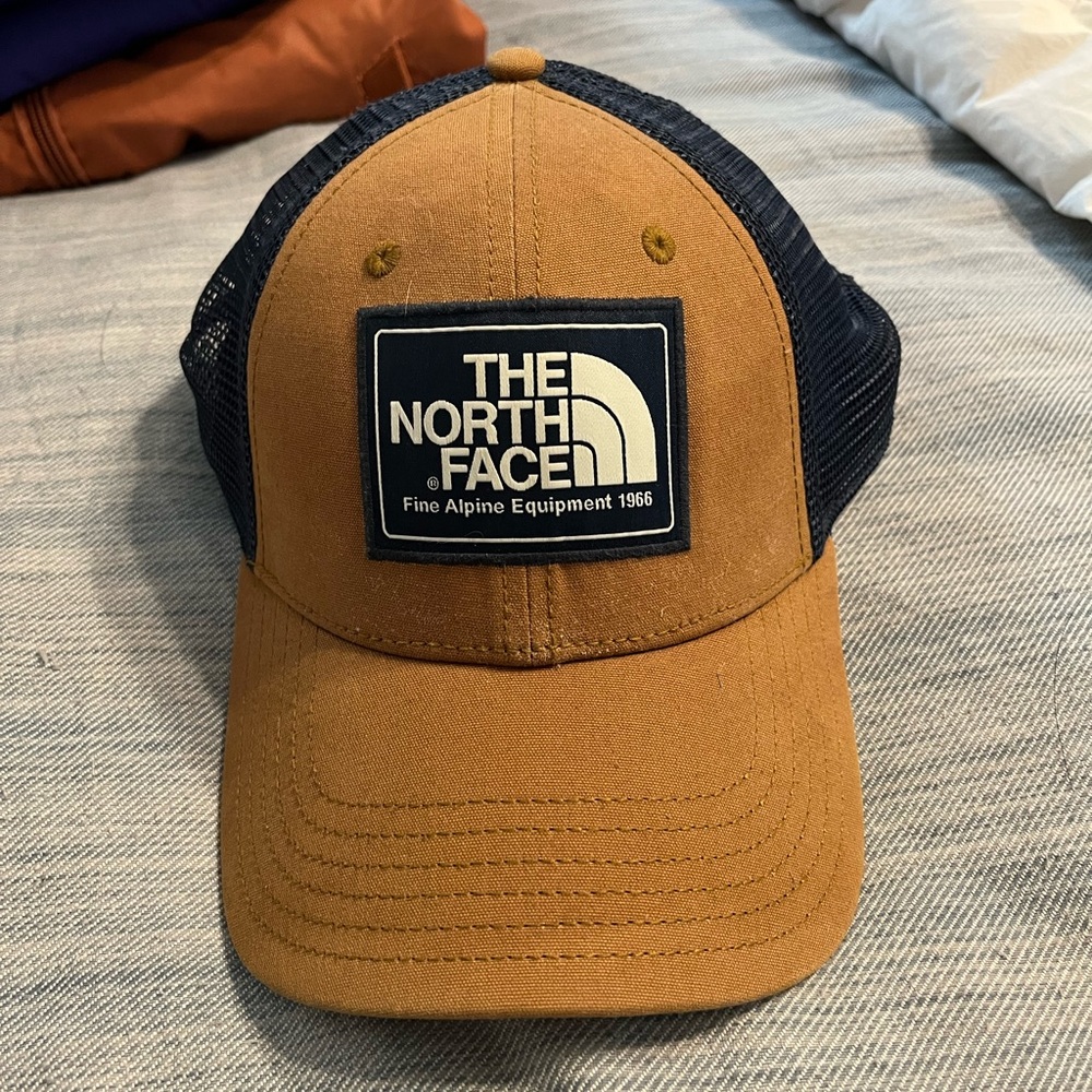 The north face trucker hat, Size OS, Color tan/Navy